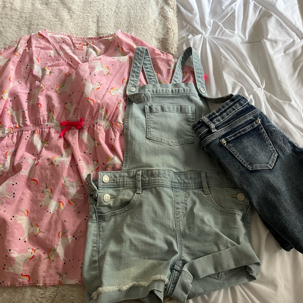 Lot Of Size 7-8 Girls Clothing - 18 Pieces Total